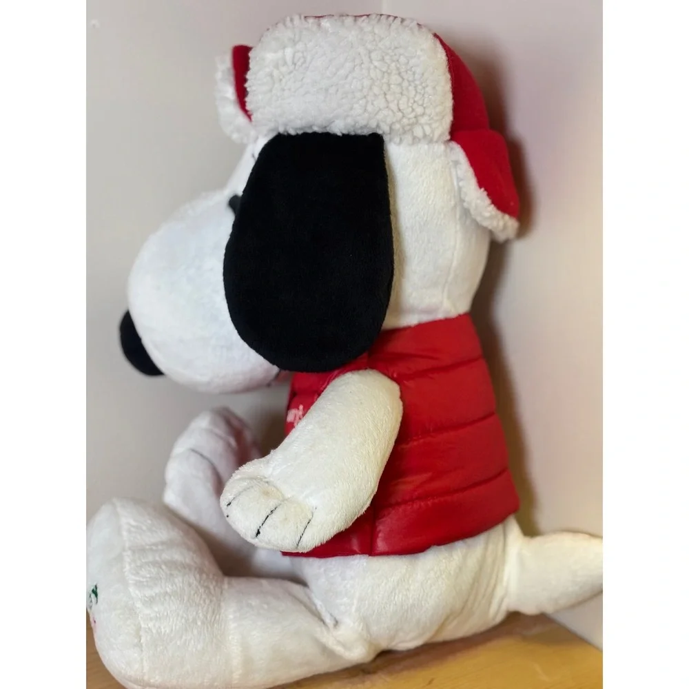 Peanuts Snoopy Macy's Holiday‎ 2015 Plush Toy Red Vest Winter Hat
